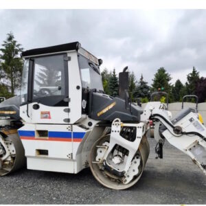 Bomag BW 154 AP Straßenwalze mit Streuer