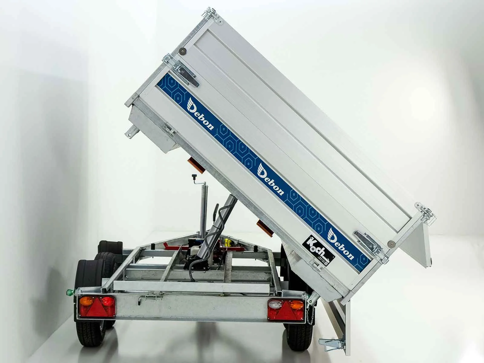 Debon Dreiseitenkipper 180 × 306 cm – 2,6 t – Elektropumpe
